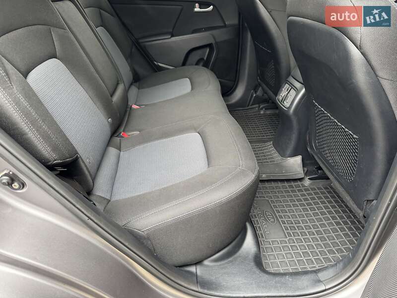 Внедорожник / Кроссовер Kia Sportage 2013 в Сарнах