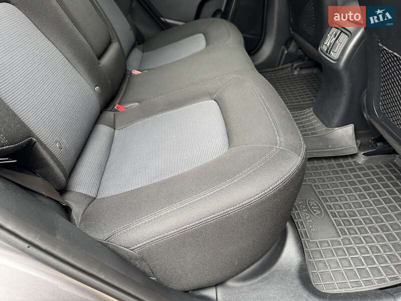 Внедорожник / Кроссовер Kia Sportage 2013 в Сарнах