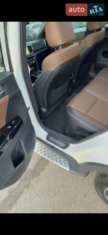 Внедорожник / Кроссовер Kia Sportage 2019 в Вишневом