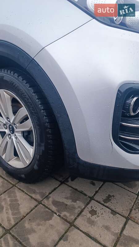 Внедорожник / Кроссовер Kia Sportage 2016 в Черновцах