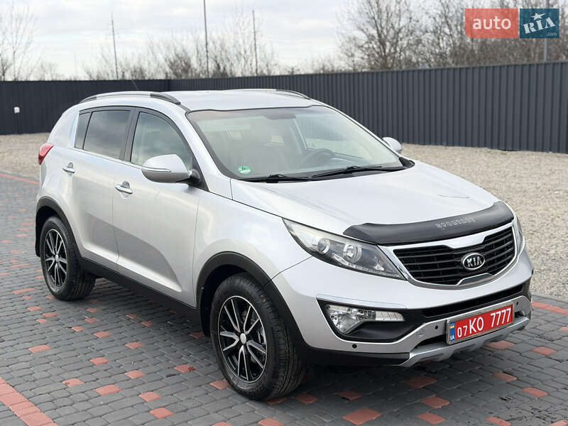 Внедорожник / Кроссовер Kia Sportage 2012 в Берегово