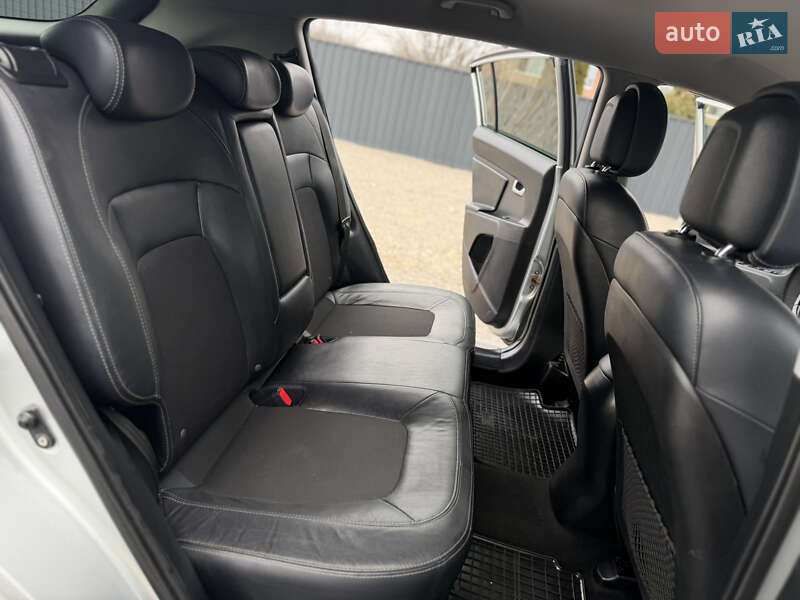 Внедорожник / Кроссовер Kia Sportage 2012 в Берегово