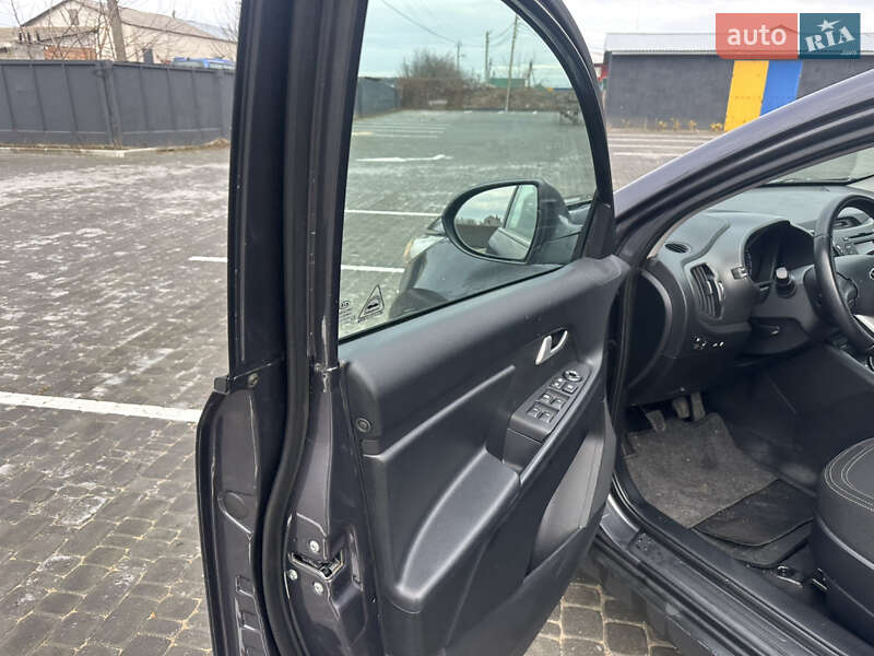 Позашляховик / Кросовер Kia Sportage 2010 в Житомирі