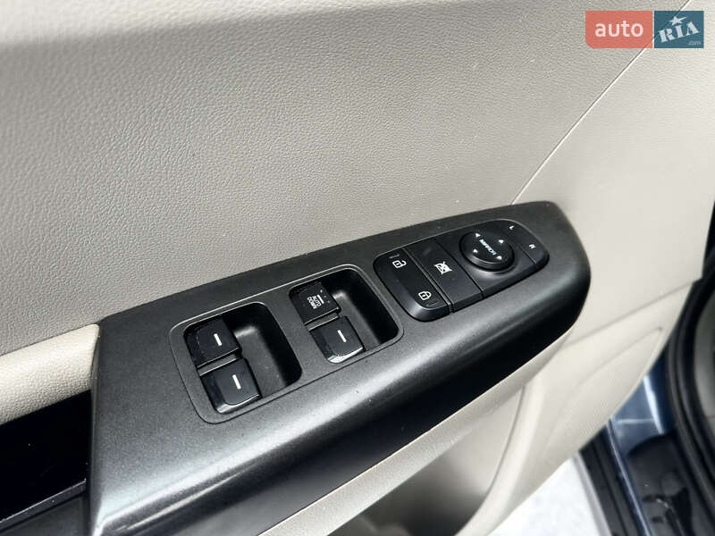 Внедорожник / Кроссовер Kia Sportage 2016 в Львове