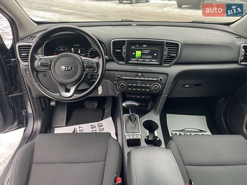 Внедорожник / Кроссовер Kia Sportage 2016 в Черновцах