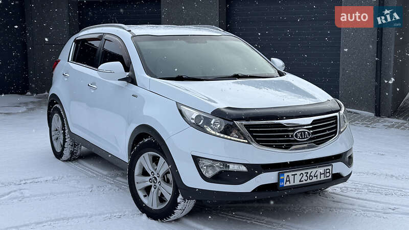 Внедорожник / Кроссовер Kia Sportage 2011 в Ивано-Франковске