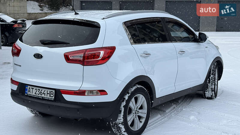 Внедорожник / Кроссовер Kia Sportage 2011 в Ивано-Франковске