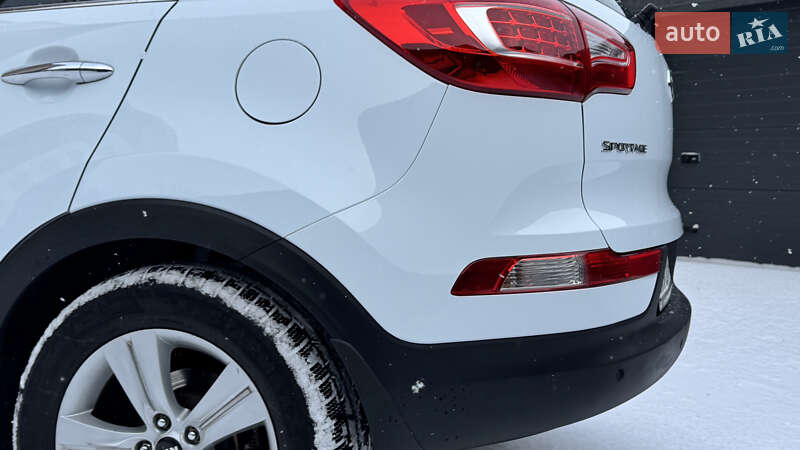 Внедорожник / Кроссовер Kia Sportage 2011 в Ивано-Франковске