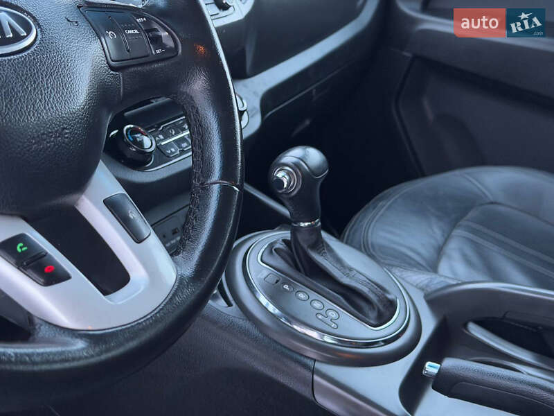 Внедорожник / Кроссовер Kia Sportage 2012 в Киеве