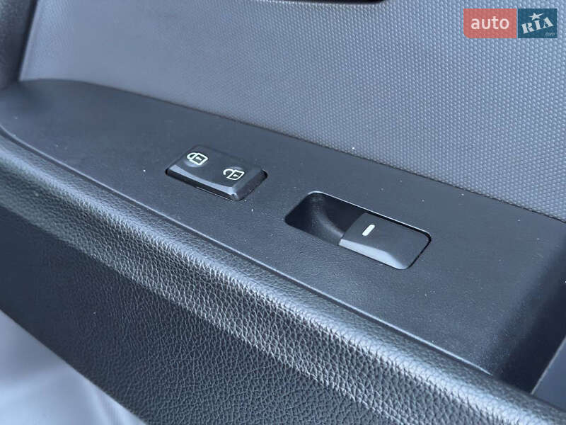 Внедорожник / Кроссовер Kia Sportage 2012 в Киеве