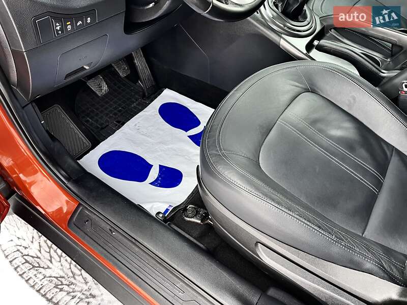 Позашляховик / Кросовер Kia Sportage 2013 в Ковелі