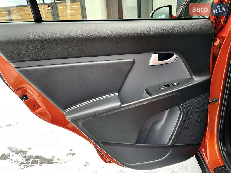 Позашляховик / Кросовер Kia Sportage 2013 в Ковелі