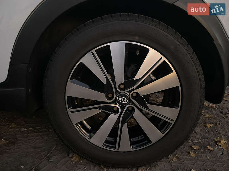 Внедорожник / Кроссовер Kia Sportage 2013 в Киеве