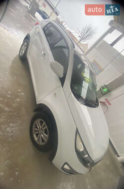 Позашляховик / Кросовер Kia Sportage 2012 в Чернівцях