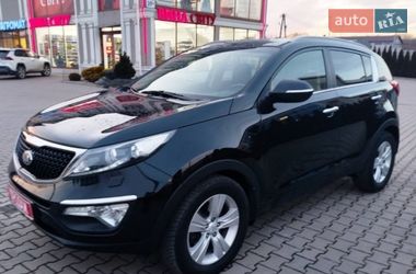 Внедорожник / Кроссовер Kia Sportage 2015 в Черновцах