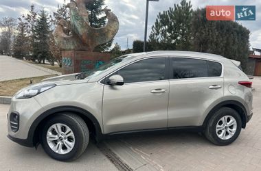Позашляховик / Кросовер Kia Sportage 2016 в Івано-Франківську
