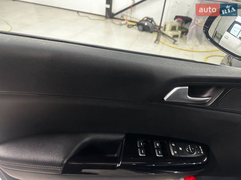 Внедорожник / Кроссовер Kia Sportage 2017 в Тячеве