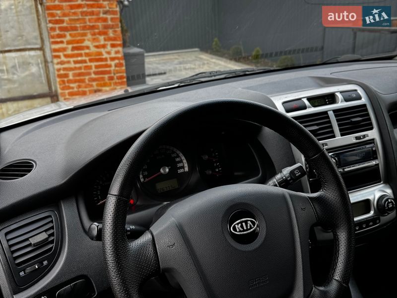 Позашляховик / Кросовер Kia Sportage 2006 в Полтаві