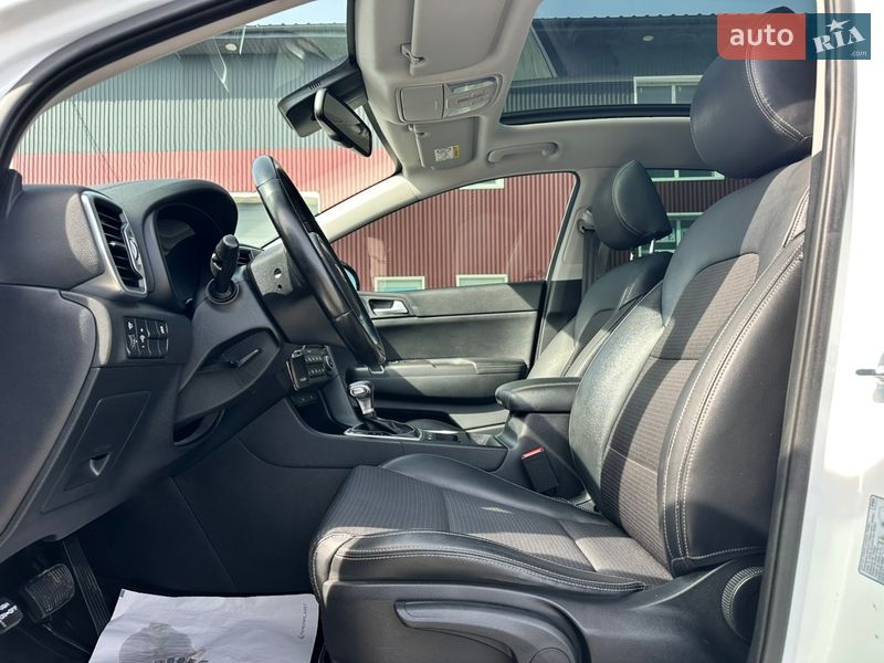 Внедорожник / Кроссовер Kia Sportage 2016 в Дубно