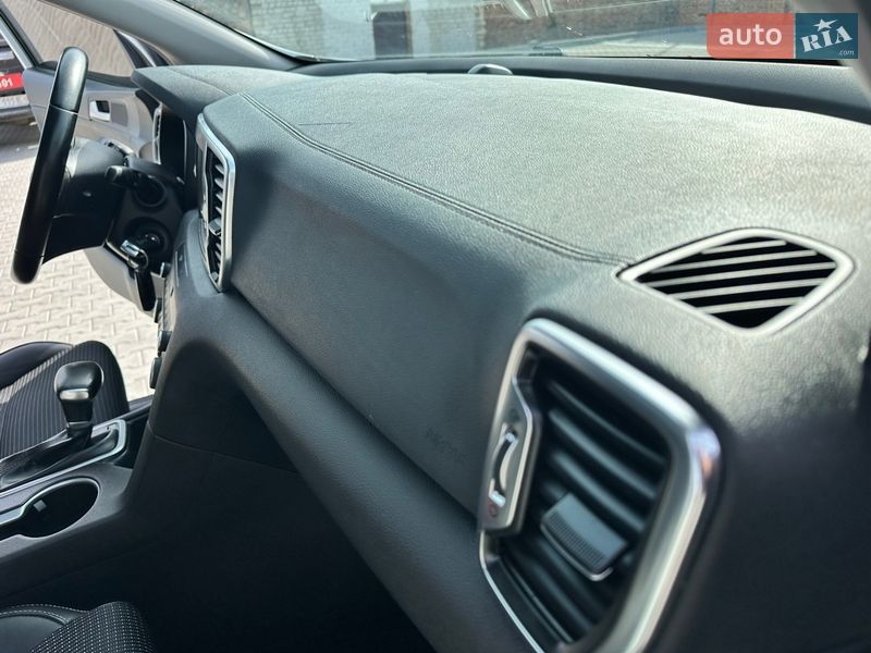 Внедорожник / Кроссовер Kia Sportage 2016 в Дубно