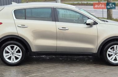 Позашляховик / Кросовер Kia Sportage 2016 в Полтаві