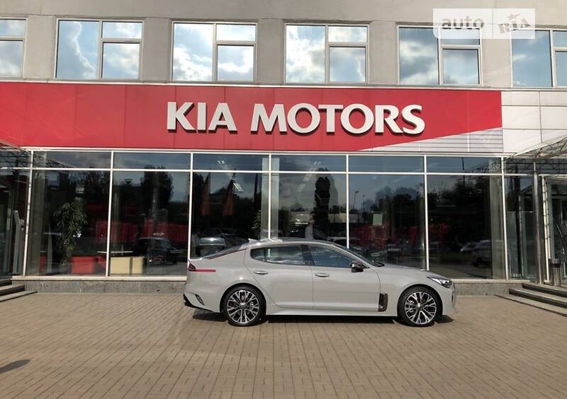 Лифтбек Kia Stinger 2018 в Львове
