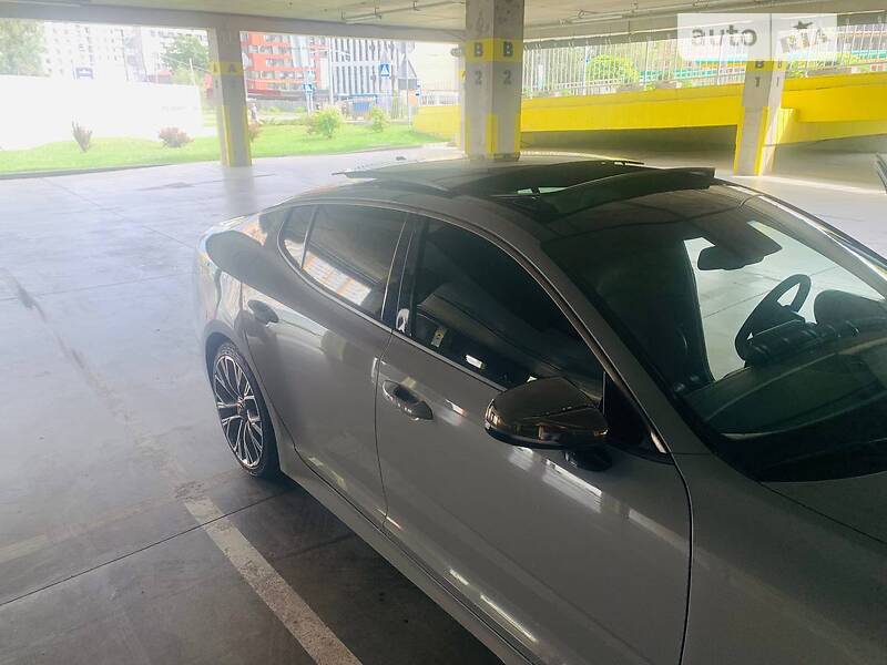 Лифтбек Kia Stinger 2018 в Львове