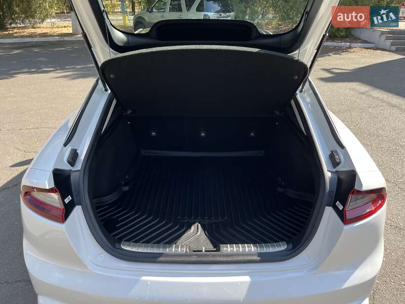 Фастбек Kia Stinger 2017 в Одесі