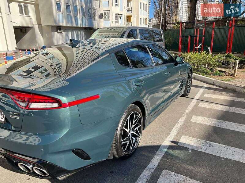 Лифтбек Kia Stinger 2021 в Киеве