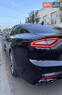 Фастбэк Kia Stinger 2018 в 