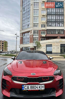 Фастбэк Kia Stinger 2018 в 