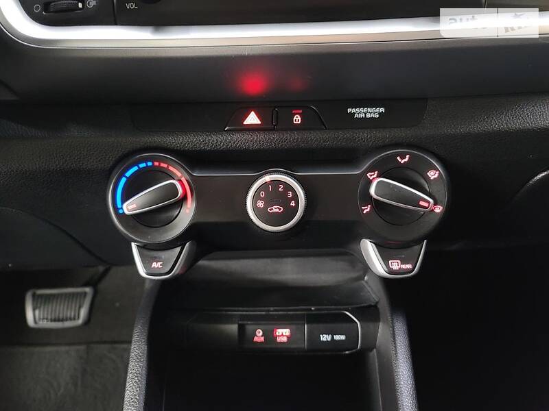 Позашляховик / Кросовер Kia Stonic 2017 в Києві
