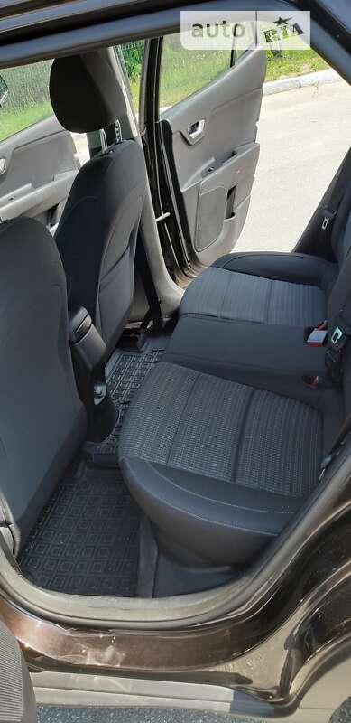 Внедорожник / Кроссовер Kia Stonic 2018 в Киеве