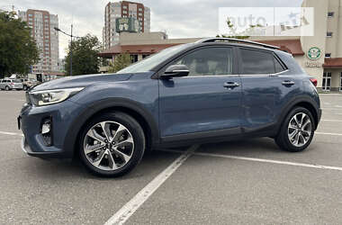 Внедорожник / Кроссовер Kia Stonic 2018 в 