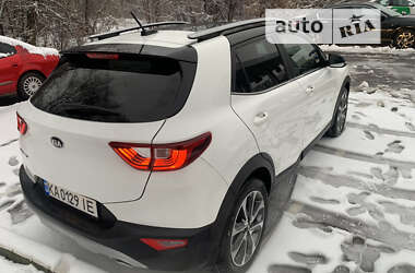 Внедорожник / Кроссовер Kia Stonic 2021 в 