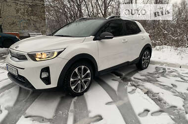 Внедорожник / Кроссовер Kia Stonic 2021 в 