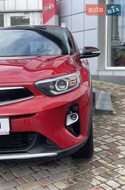 Внедорожник / Кроссовер Kia Stonic 2019 в 