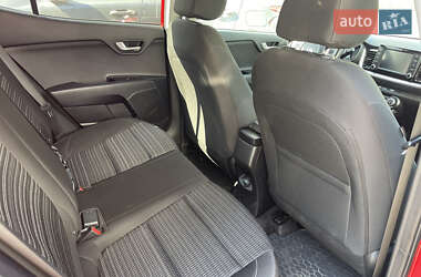 Внедорожник / Кроссовер Kia Stonic 2019 в 