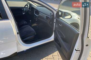 Внедорожник / Кроссовер Kia Stonic 2020 в 