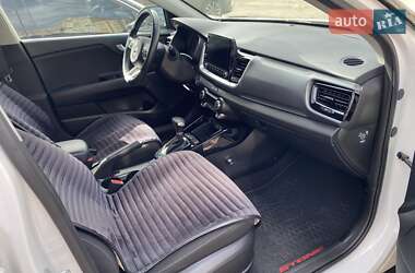 Внедорожник / Кроссовер Kia Stonic 2020 в 