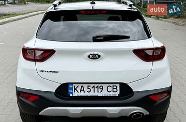 Внедорожник / Кроссовер Kia Stonic 2020 в 