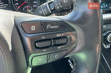 Внедорожник / Кроссовер Kia Stonic 2020 в 