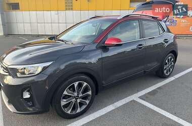 Позашляховик / Кросовер Kia Stonic 2018 в 