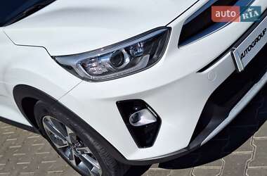 Внедорожник / Кроссовер Kia Stonic 2020 в 