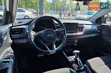 Внедорожник / Кроссовер Kia Stonic 2020 в 