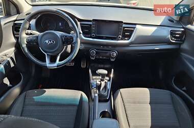 Внедорожник / Кроссовер Kia Stonic 2020 в 