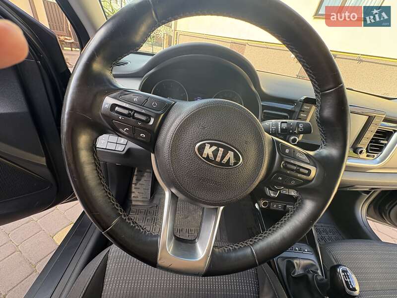 Внедорожник / Кроссовер Kia Stonic 2018 в Львове