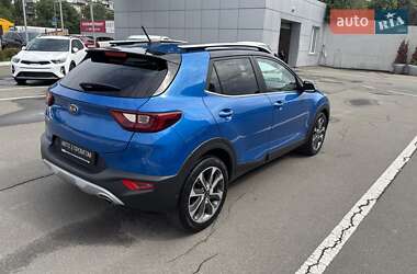 Внедорожник / Кроссовер Kia Stonic 2020 в 