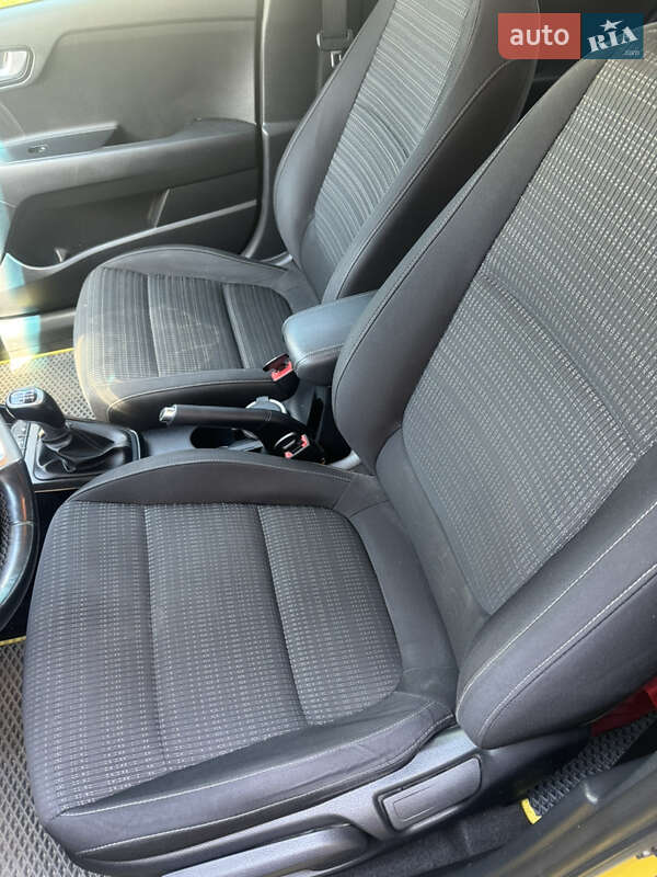 Позашляховик / Кросовер Kia Stonic 2018 в Конотопі