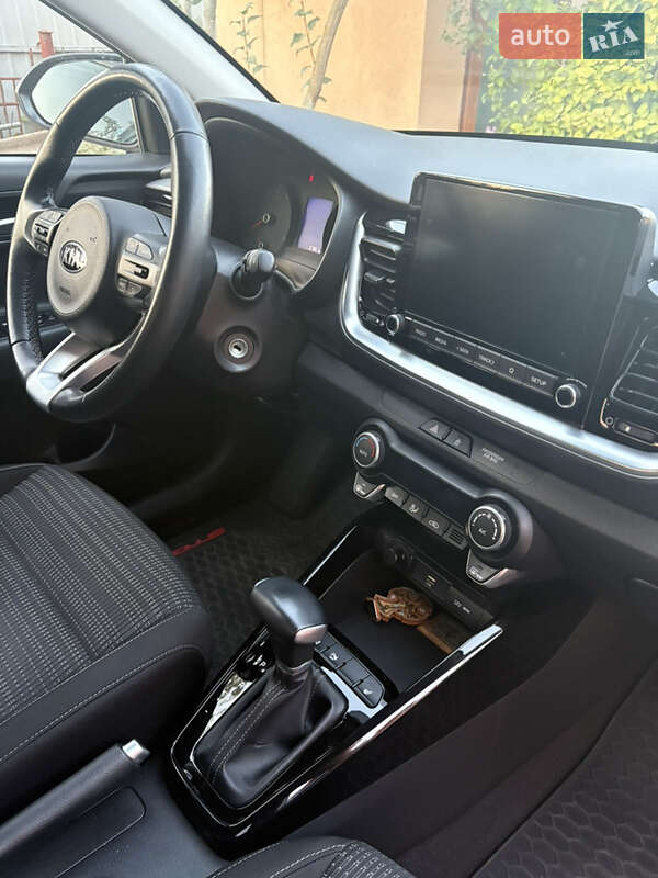 Позашляховик / Кросовер Kia Stonic 2020 в Дніпрі фото 4 Позашляховик / Кросовер Kia Stonic 2020 в Дніпрі